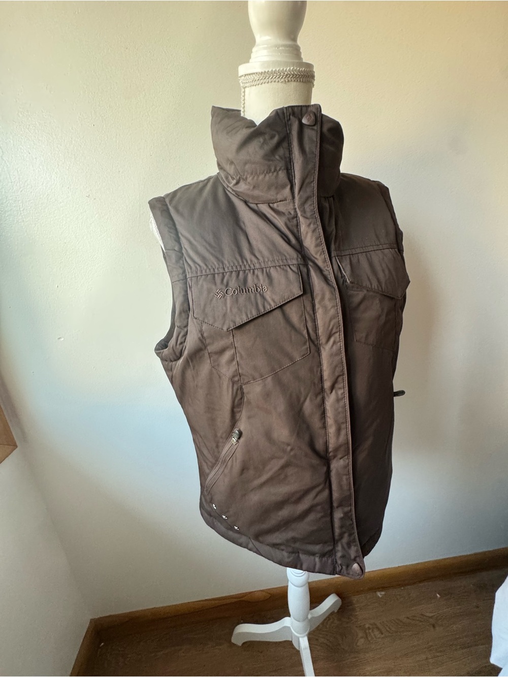 Columbia Brown Down Puffer Vest – Women’s Large